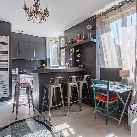 Apartment Cosy Au Coeur Des Halles De Biarritz, A 10 Min Des Plages, Avec Balcon Et Wifi Gratuit - Fr-1-3-609 *